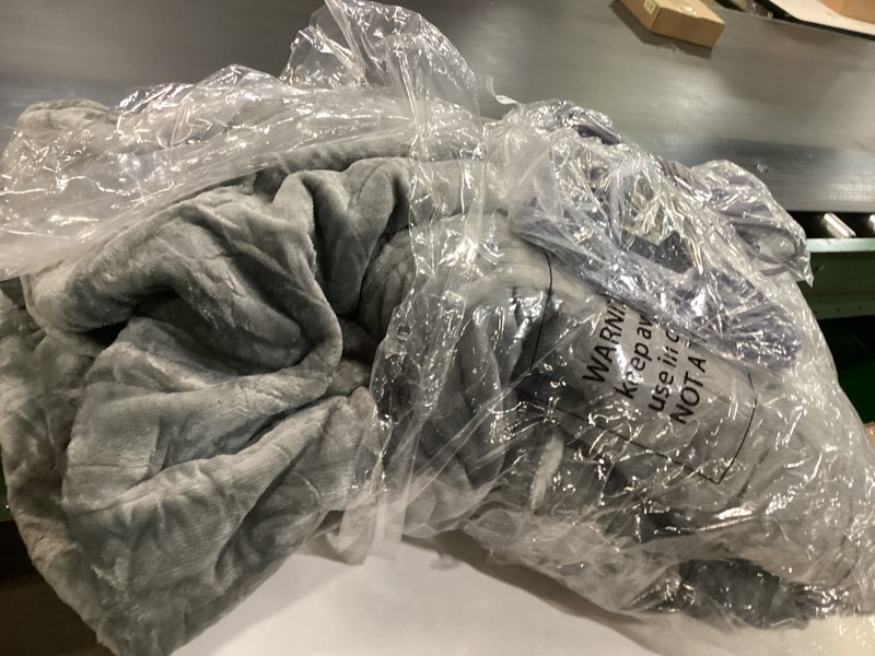 Condition photo showing As Is for Westinghouse Heated Blanket Queen Size, Soft Flannel to Sherpa Electric Blanket with 10 Heating Levels, 12 Hours Auto Off, Fast Heating Blanket, Machine Washable, 84x90 Inch, Light Grey Light Grey Queen Size 84*90"
