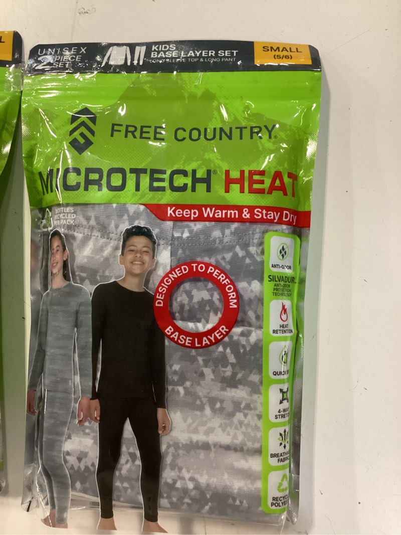 Condition photo showing As Is for  free country kids microtech heat 2-piece base layer set camo