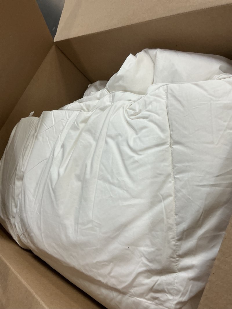 Condition photo showing As Is for Beautyrest Goose Down Fiber Comforter Twin Size, Off-White 100% Cotton Cover Hotel Collection Luxury Duvet Insert, 42oz Filling Extra Warmth Bedding Comforters for Winter and Cold Weather, 68''x90'' Extra Warmth/White Twin