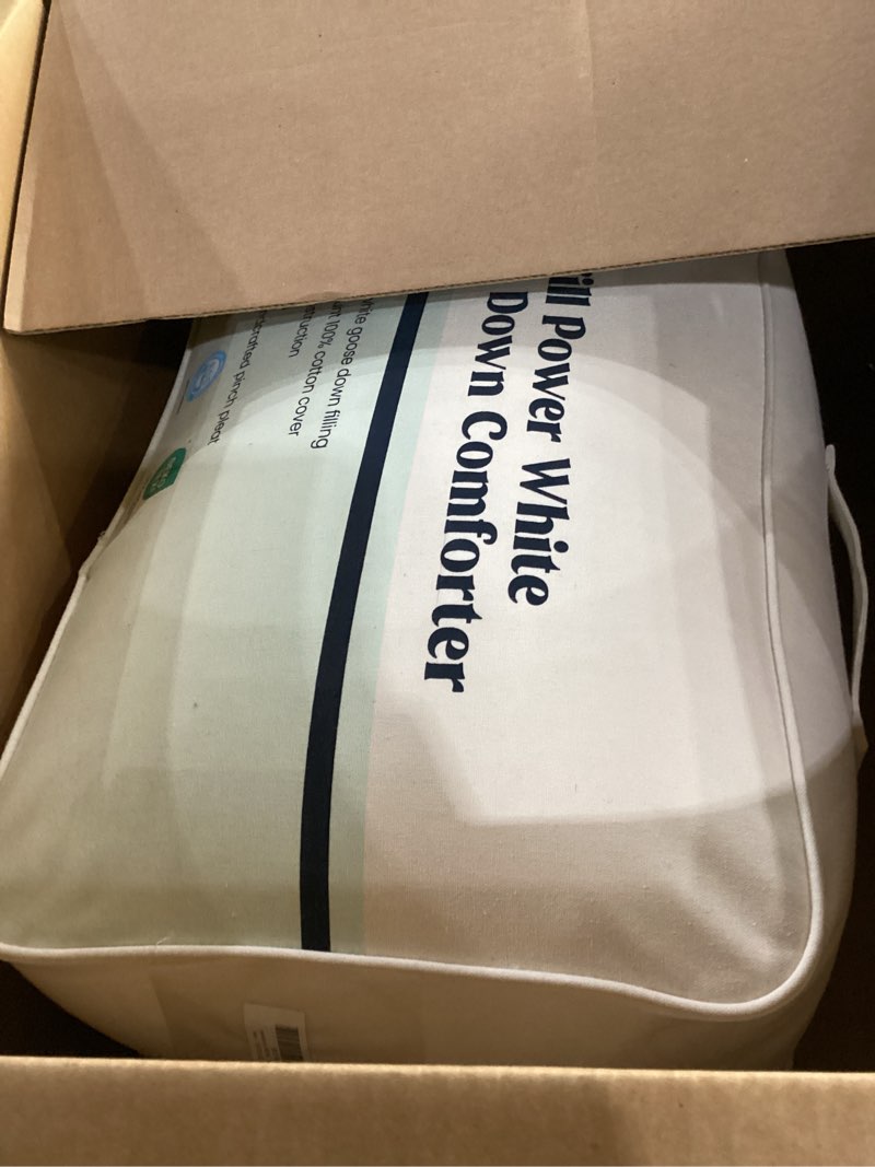 Condition photo showing Good Condition for puredown® goose down comforter king size, 800 fill power, 100% cotton winter oversized down duvet insert 700 thread count, heavyweight cloud fluffy pinch pleat extra warmth pinch pleat -white king