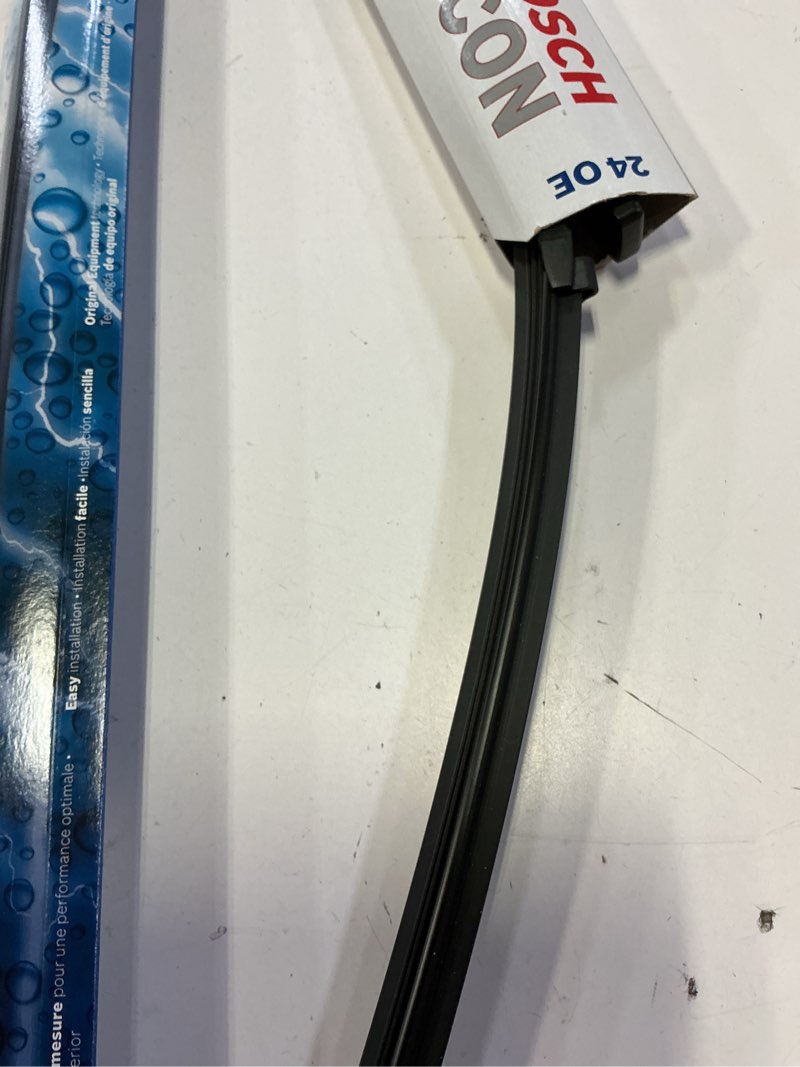 Condition photo showing Good Condition for bosch 24a20a icon beam wiper blades - driver and passenger side - set of 2 blades (24a & 20a) front (24a & 20a) icon combo pack (front)