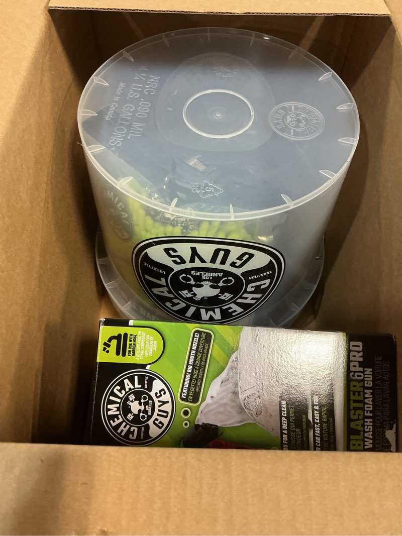 Condition photo showing Good Condition for Chemical Guys 16-Piece Arsenal Builder Car Wash Kit with Foam Gun, Bucket, and 6 x 16 oz Car Care Chemicals - Works with Garden Hose for Cars, Trucks, SUVs, Motorcycles, and More HOL148