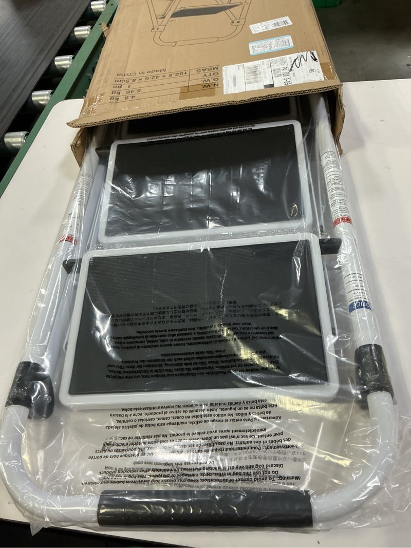 Condition photo showing New/Like New for maocao hoom 3 -step 330-lb capacity steel foldable step stool