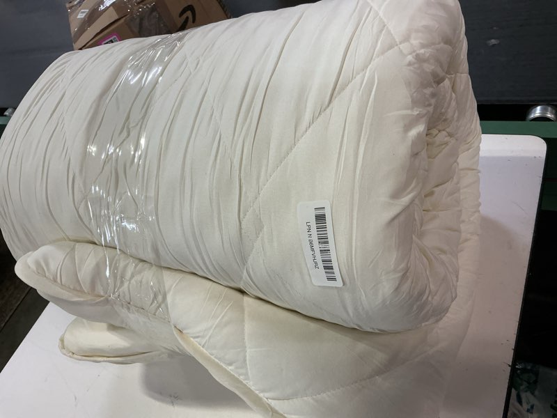 Condition photo showing As Is for vevor japanese floor mattress, futon mattress, 100% high density comfortable foam, foldable tatami mat with storage bag, sleeping pad for camping dormitory yoga white twin 2.5 inches