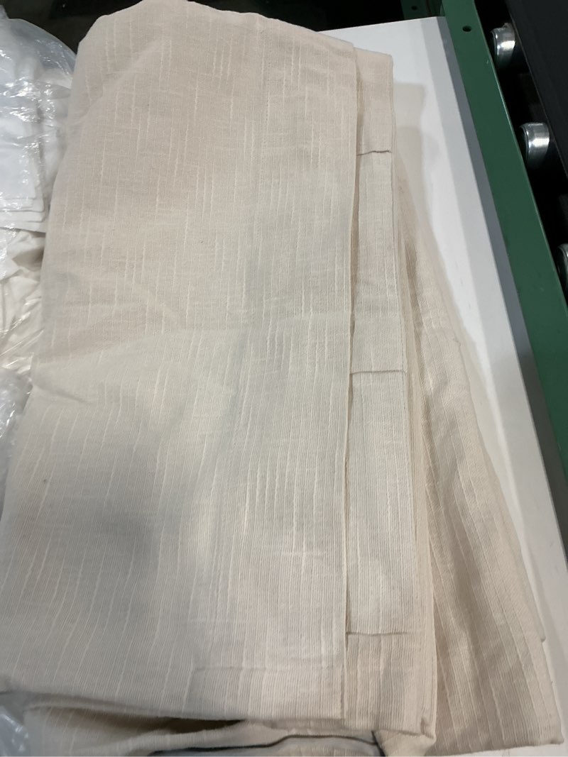 Condition photo showing New/Like New for european linen room darkening curtain size: 48x96