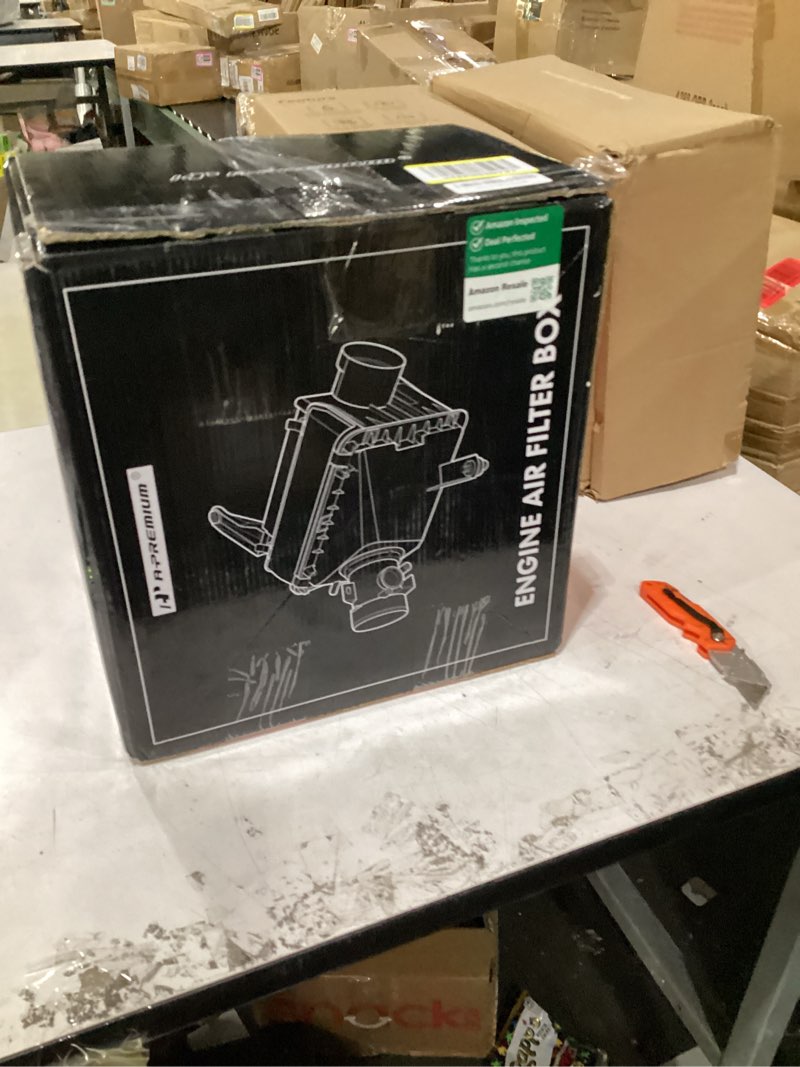 Condition photo showing Good Condition for engine filter box unknown make or model 
