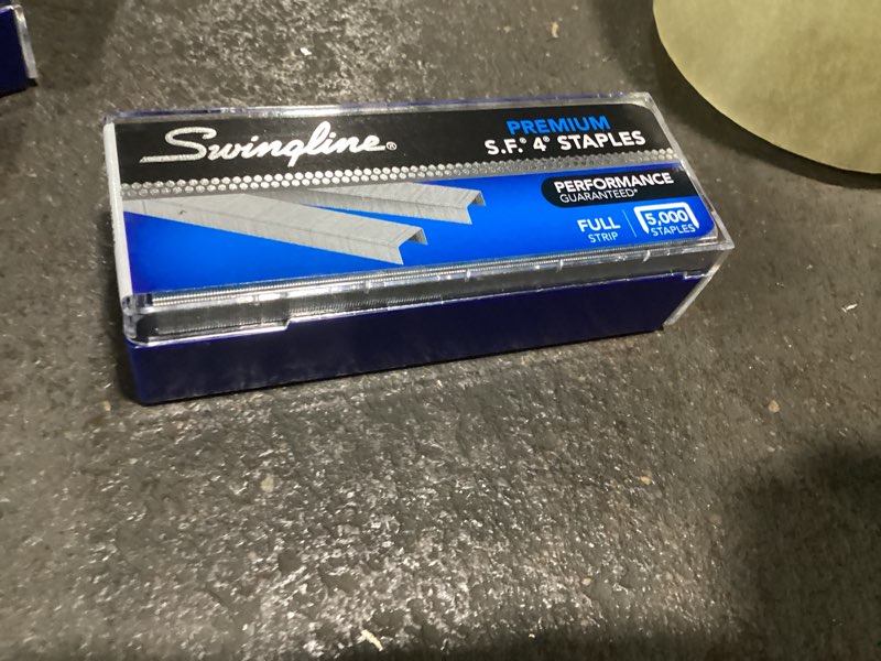 Condition photo showing New/Like New for swingline staples, s.f. 4, premium, 1/4 inches length, 210/strip, 5000/box, 1 pack (35450)