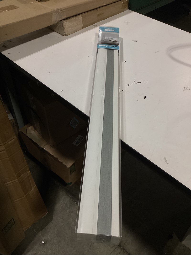 Condition photo showing Good Condition for cordless celluar shade grey