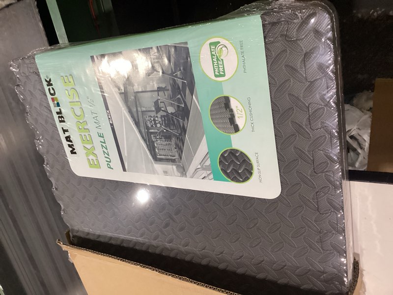 Condition photo showing New/Like New for mat block interlocking foam tiles puzzle mats for floor 24 sq ft, 1/2 inch, 6 tiles, eva gym mat flooring exercise equipment mat for home gym equipment, black, 6pcs 0.5 inch 6 pcs 24 sq ft (23.6" x 23.6" x 0.5") black