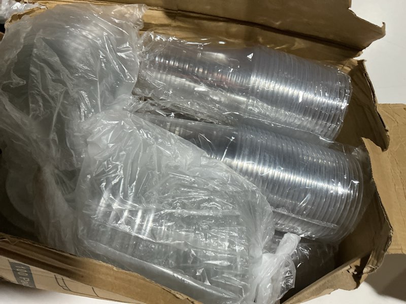 Condition photo showing Good Condition for 16 oz 100 Pack Clear Plastic Cups with Lids, Sturdy Iced Coffee Cups with Sip Lids, Disposable Food Safe Smoothie Cup for Cold Drinks, Juice, Milkshake 16oz-100 Pack