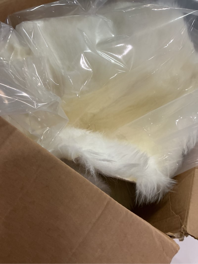 Condition photo showing Good Condition for LLB Sheepskin Chair Cushion Non-Slip Back Square Genuine Fur Chair Cover Silky Natural Wool Seat Cushion Pad Soft Area Rugs Carpet for Home Office Restaurant Chair 18x18 Inch (Pack of 4), Ivory White 18x18 Inch (Pack of 4) Ivory White