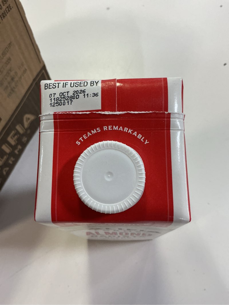 Condition photo showing New/Like New for ( BEST BY:07/10/2026) Califia Farms - Original Almond Barista Blend Almond Milk 32 Oz (Pack Of 6), Shelf Stable, Dairy Free, Plant Based, Vegan, Gluten Free, Non GMO, High Calcium, Milk Frother, Creamer Original Almond Barista Blend 32 Fl Oz (Pack of 6)