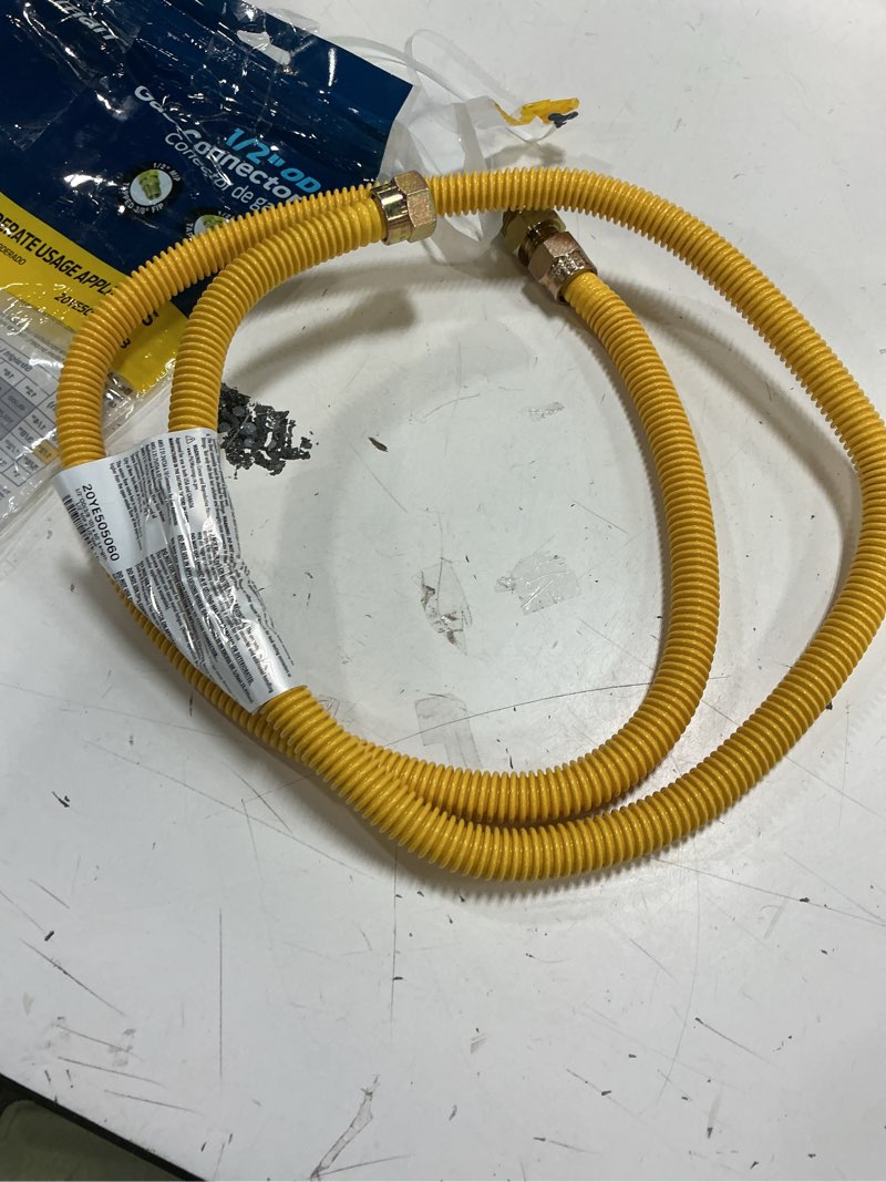 Condition photo showing Good Condition for eastman 60-in 1/2-in mip inlet x 1/2-in mip outlet stainless steel gas connector