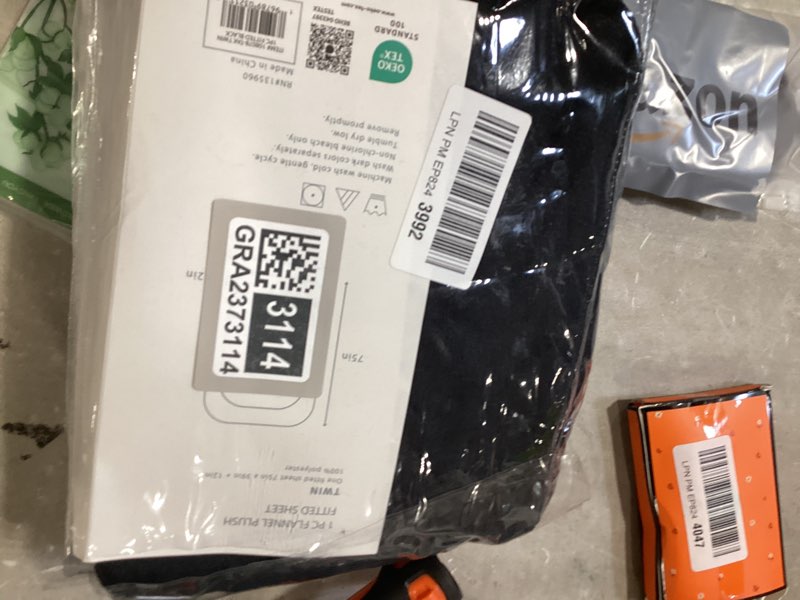 https://lotting-media.assets.bidfta.com/lotting_a92d3148-fe8a-4f30-860c-e6097a2cb642