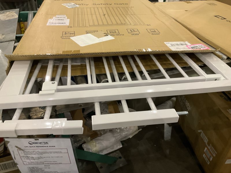 Baby safety gate