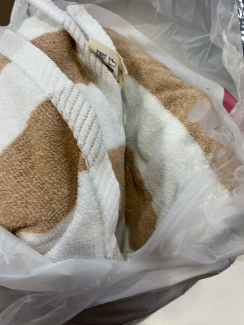 Condition photo showing Good Condition for american soft linen cabana striped beach towels, 30x60 inch 4 piece oversize pool towels, quick drying sand free swim towels, beige 4-packed beach towel beige