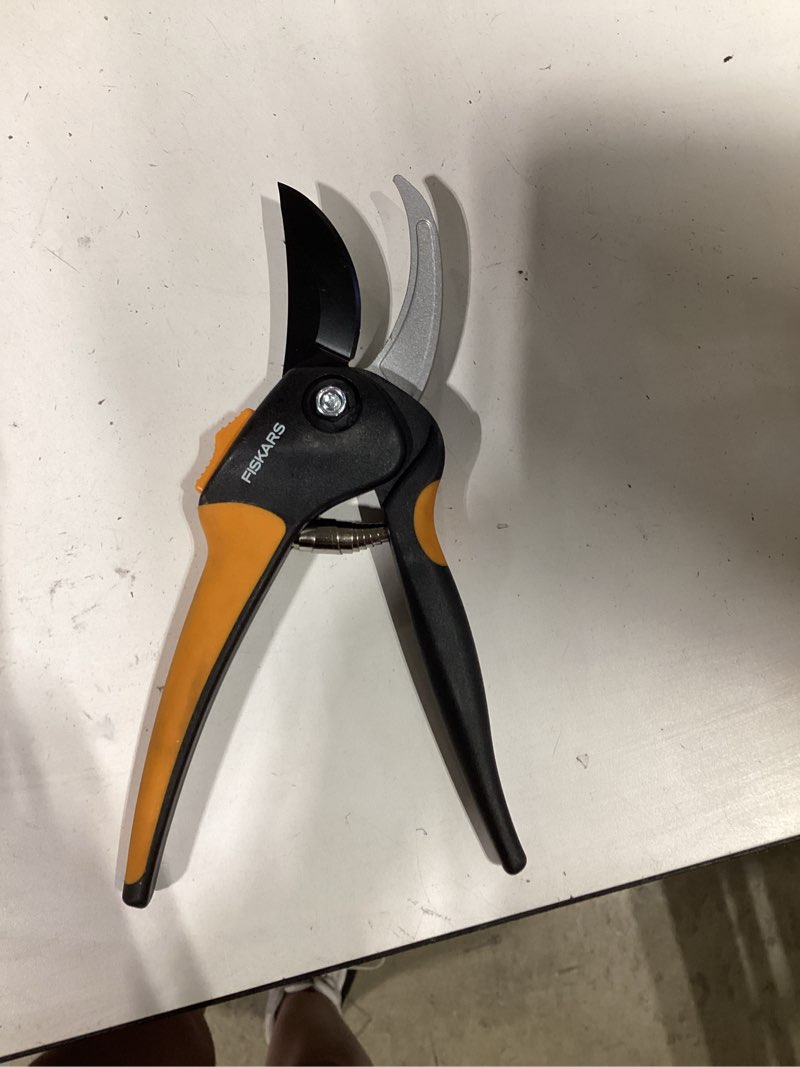 Condition photo showing As Is for fiskars carbon steel bypass hand pruner with standard handle