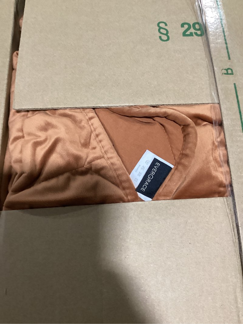 Condition photo showing Good Condition for EverGrace 3 Pieces Luxurious Velvet King Quilts, Ultra Soft Lightweight Velvet Comforter Set, Matelasse Oversized Bedspread Coverlet for All Season with 2 Shams, Burnt Orange, 108"x96" Burnt Orange King (108"x96")