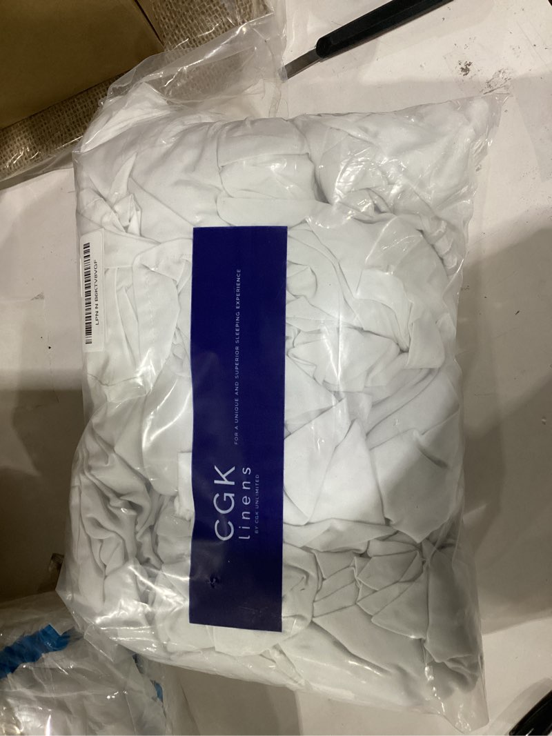 Condition photo showing New/Like New for Queen 6 Piece Sheet Set - Comfy Breathable & Cooling - Soft Hotel Luxury Bedding Set with 8-16 Inch Deep Pockets - 1 Flat & 1 Fitted Sheet & 4 Pillowcases - Wrinkle Free & Easy Care - Antique White Queen 02 - Antique White