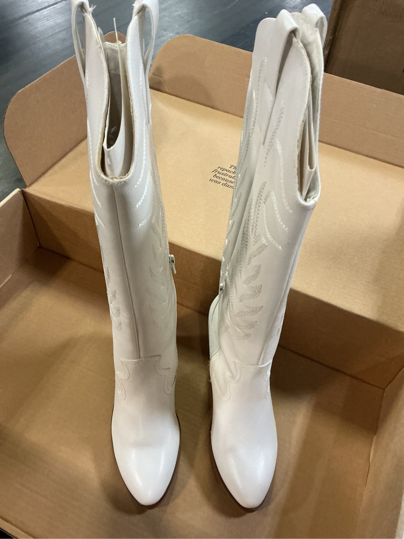 Condition photo showing Good Condition for coconuts by matisse agency white tall cowboy boot( size 8.5)