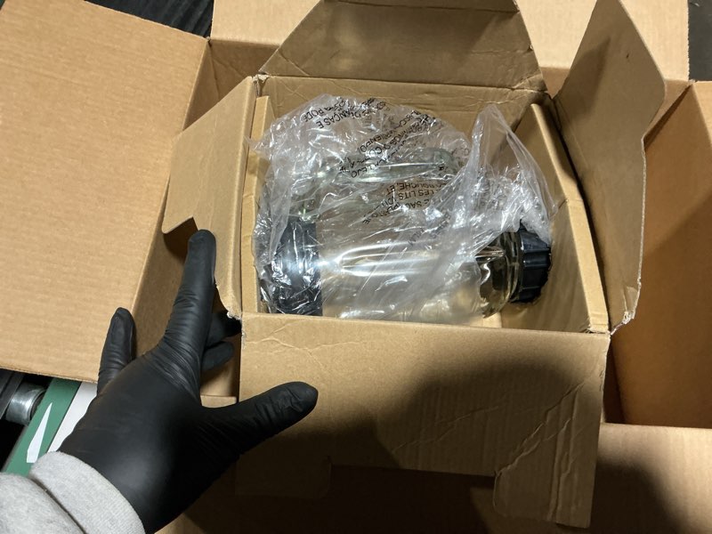 Condition photo showing Good Condition for BLACK+DECKER Countertop Blender with 6-Cup Glass Jar, 10-Speed Settings, Black, BL2010BG