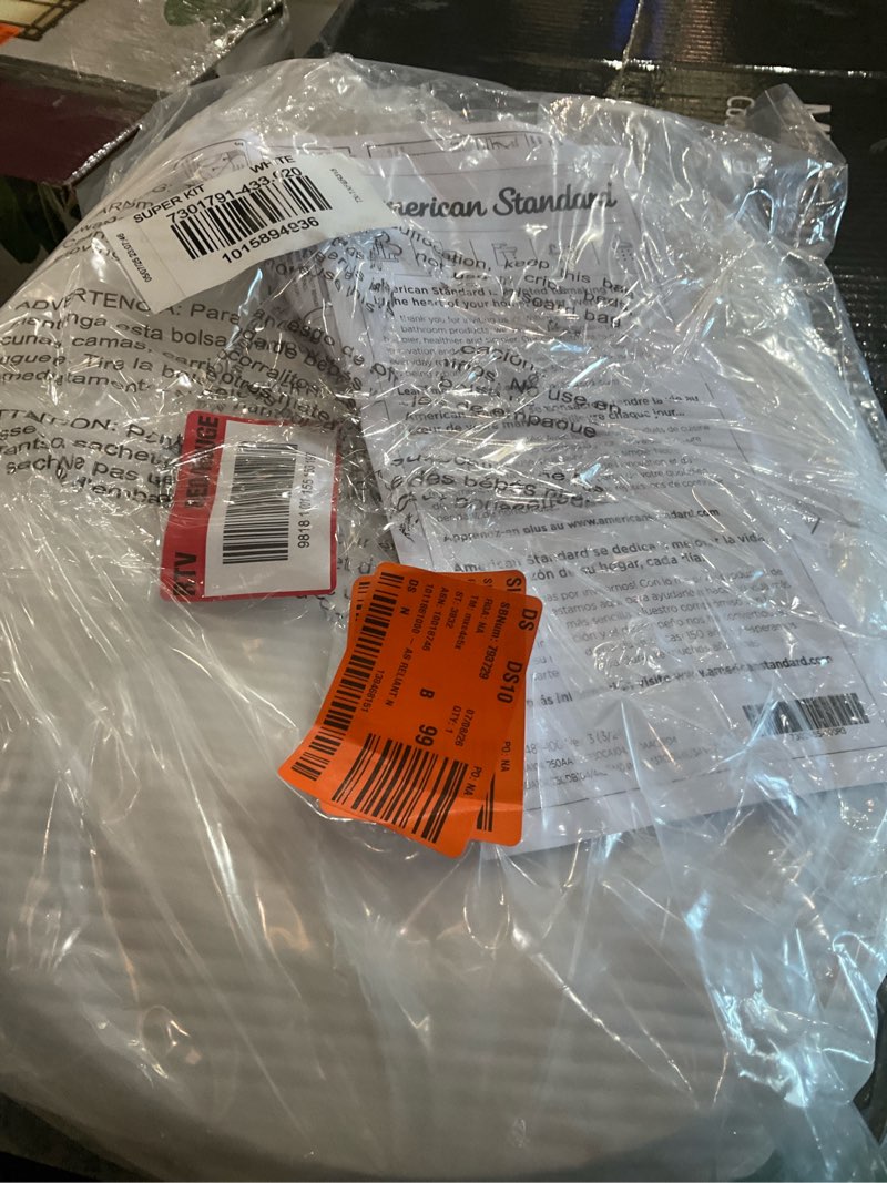 Condition photo showing Good Condition for american standard toilet seat
