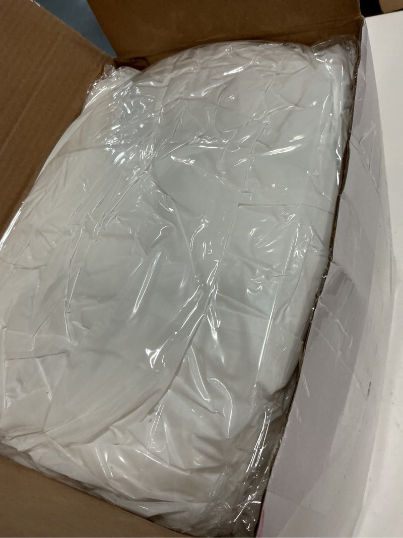 Condition photo showing New/Like New for boao 12 pcs plastic table cloths disposable for parties picnic table covers with fall elastic fitted elastic cover rectangle waterproof for thanks giving christmas picnic(6 ft, 72 x 30 inch,white) 6 ft, 72 x 30 inch white