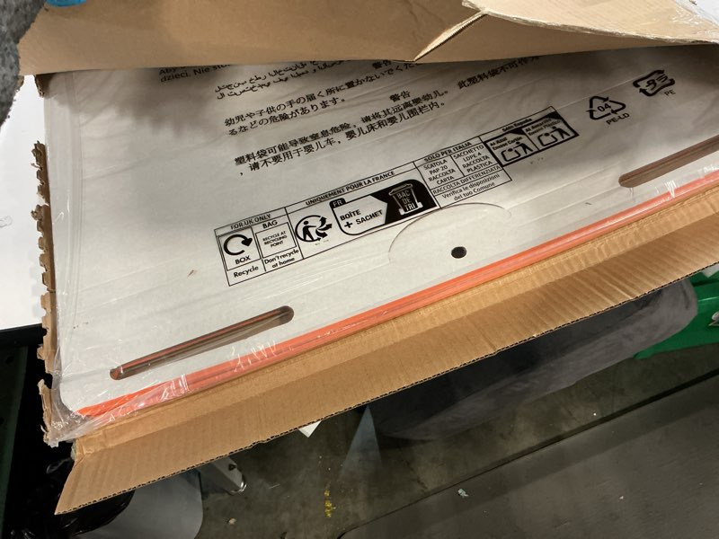 Condition photo showing New/Like New for Amazon Basics Sticky Easel Pads for Presentations, 25 x 30 Inch, White, 2 Count