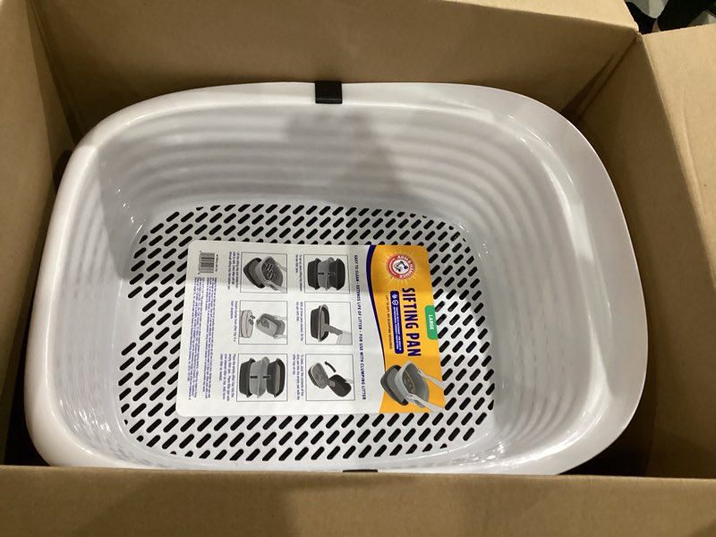 Condition photo showing New/Like New for arm & hammer large sifting litter box scoop free cat litter tray with microban, made in usa