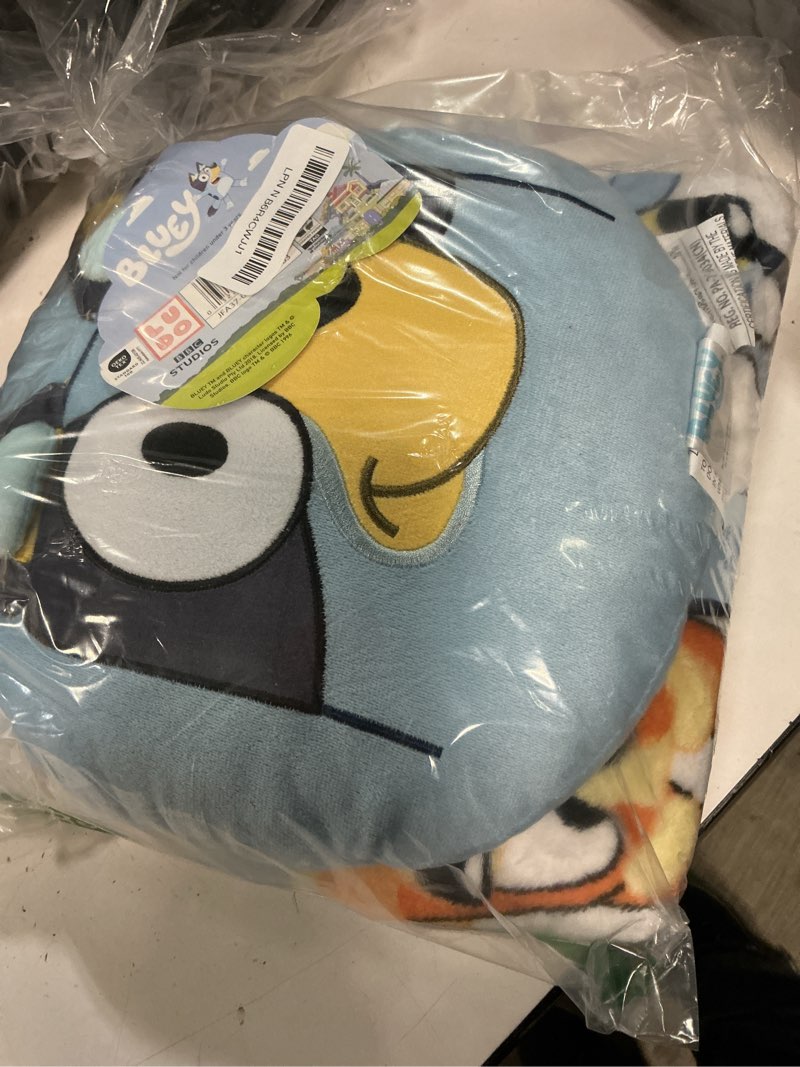 Condition photo showing Good Condition for jay franco bluey & bingo nogginz set - 40 x 50 inch lightweight travel throw blanket & pillow - kids super soft 2 piece bedding set white - bluey