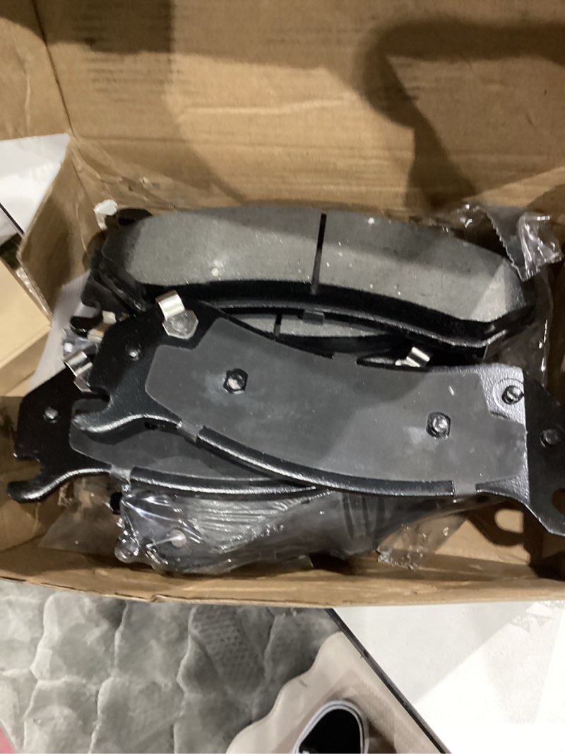 8pcs ceramic front rear brake pads with clips fit for cadillac escalade,escalade esv,escalade ext, f