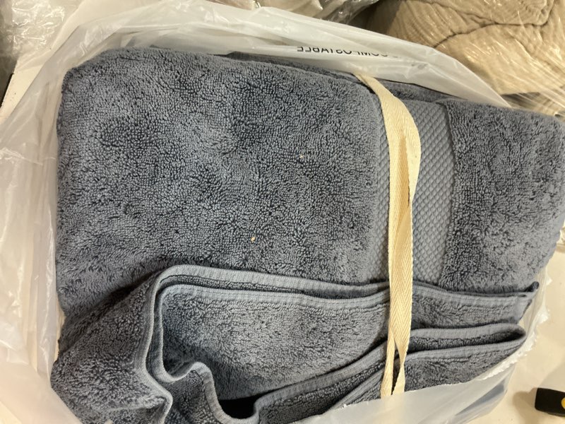 Condition photo showing New/Like New for quince turkish ultra plush bath towel (set of 2), one size, mineral