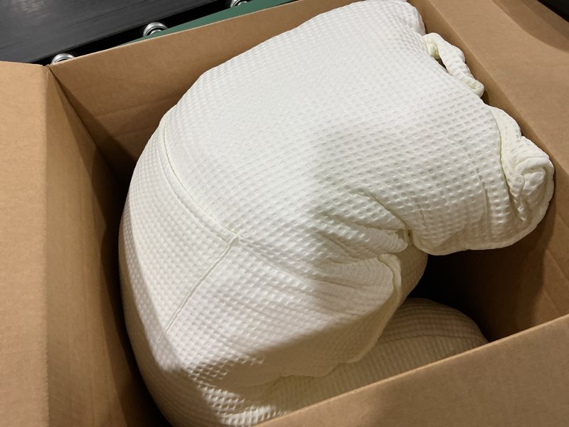 Condition photo showing Good Condition for Amélie Home Premium Cooling Waffle Reading Pillow, Qmax>0.37 Ergonomic Back Support with Pocket & Handle, Breathable Lounging Pillow for Bed Sofa Floor Summer, Washable Cover, 29 Inches, Ivory Ivory X-Large(29inch)