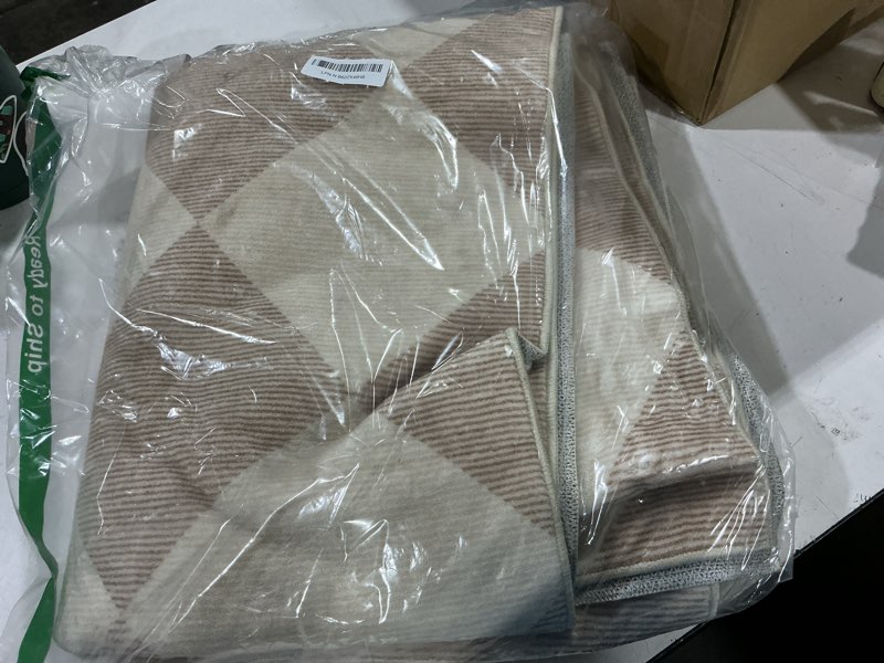 Condition photo showing Good Condition for beeiva checkered print carpet runners for hallway 6ft, beige ultra thin washable kitchen runner rug non slip, moroccan plaid checkerboard decor faux wool 2x6 rug for bedroom bathroom entryway 2' x 6' (rectangular) beige