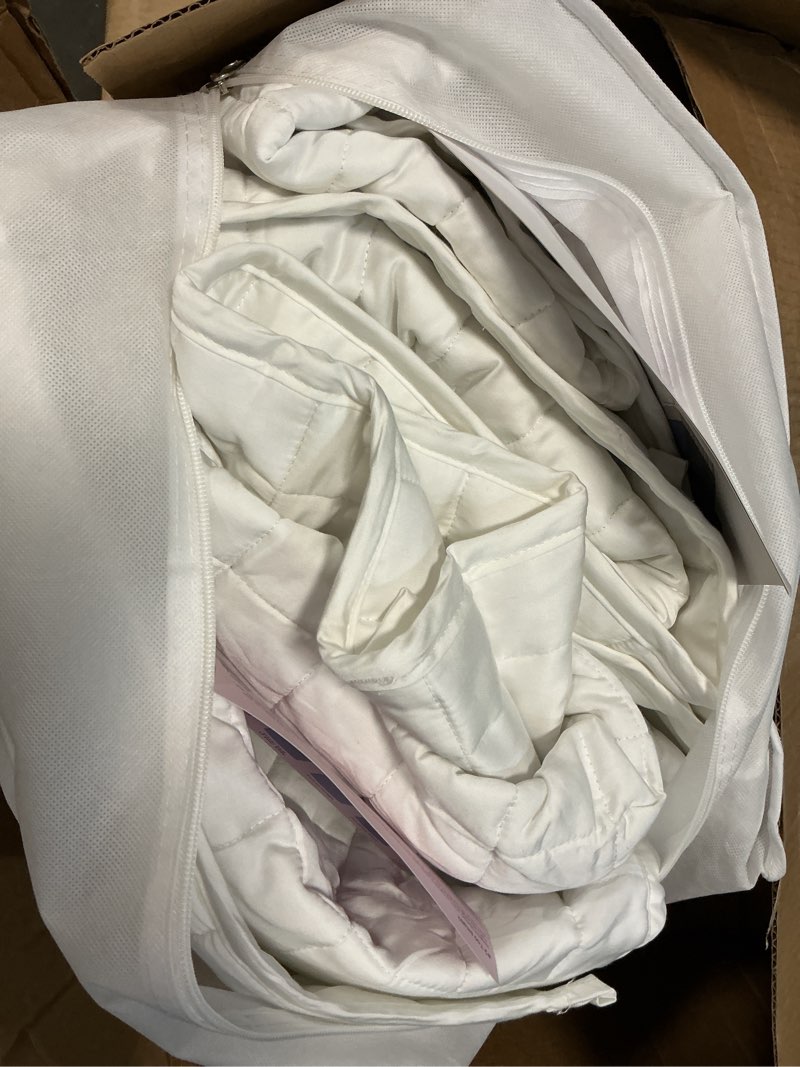 Condition photo showing As Is for ynm king size cooling weighted blanket for adults (88x104 inches, 30pounds, white), perfect for hot sleepers with cooling rayon/glass beads, heavy bed blanket for couple on queen or king bed exclusive white 88 in x 104 in 30 lb