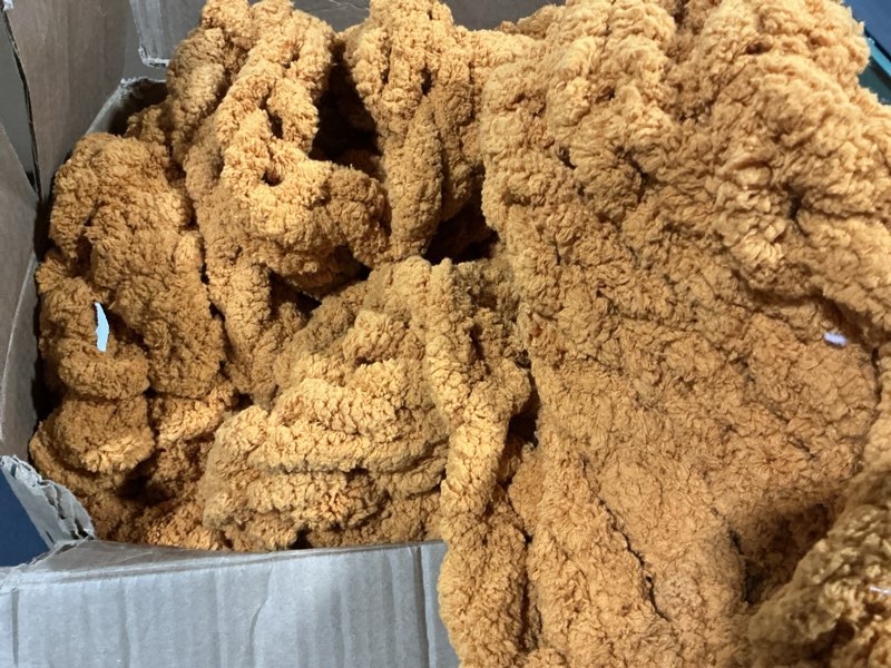 Condition photo showing Good Condition for SIMILAR TO Bigacogo Chunky Knit Throw Blanket for Couch, 40x60 inches, 100% Hand Knitted with Thick Jumbo Chenille Yarn, Cozy Soft Large Rope Knot Cable Crochet Blankets for Sofa Bed Living Room, Burnt Orange Burnt Orange 40\"x60\" (Medium Size Throw?