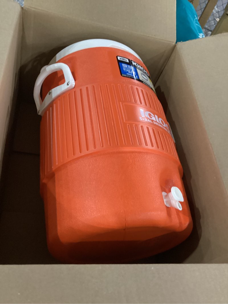 Condition photo showing New/Like New for igloo 421 cooler water comm plastc 2 gal