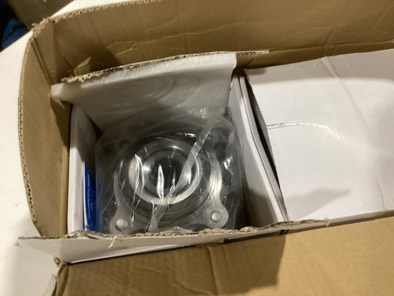 Condition photo showing Good Condition for PHILTOP 515202 4WD Front Wheel Hub Assembly Fit for Toyota Tundra 2007-2021, Toyota Sequoia 2008-2022 Wheel Hub Bearings