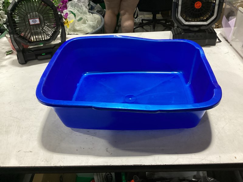Condition photo showing Good Condition for cat litter pan [set of 2] size: large (18" x 14" x 5")