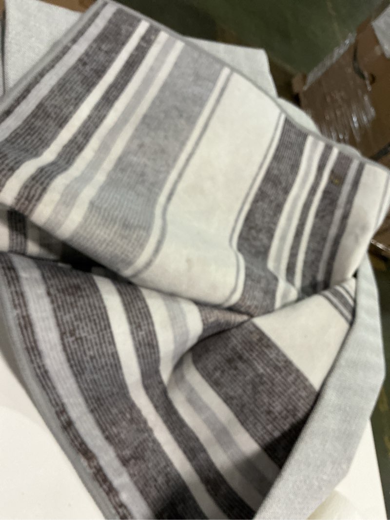 Condition photo showing As Is for      nuLOOM nuLOOM Striped Kelsi Area Rug, 4' x 6', Gray