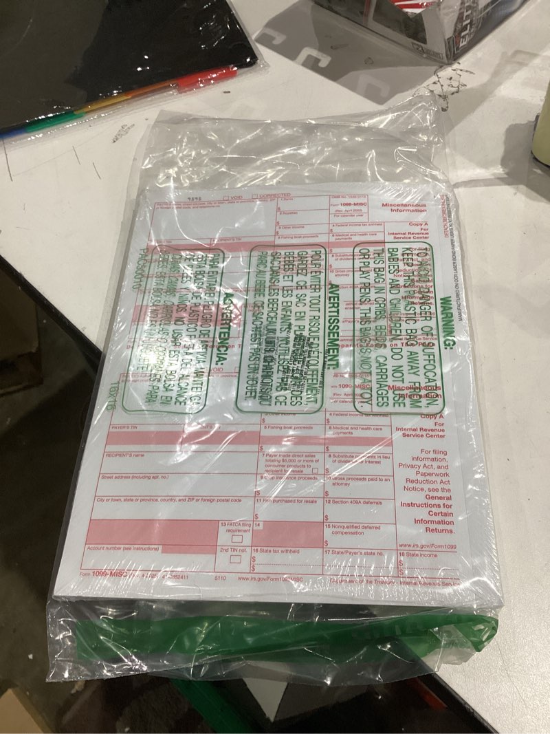 Condition photo showing As Is for 1099 Misc 4 Part (25 with envelopes)