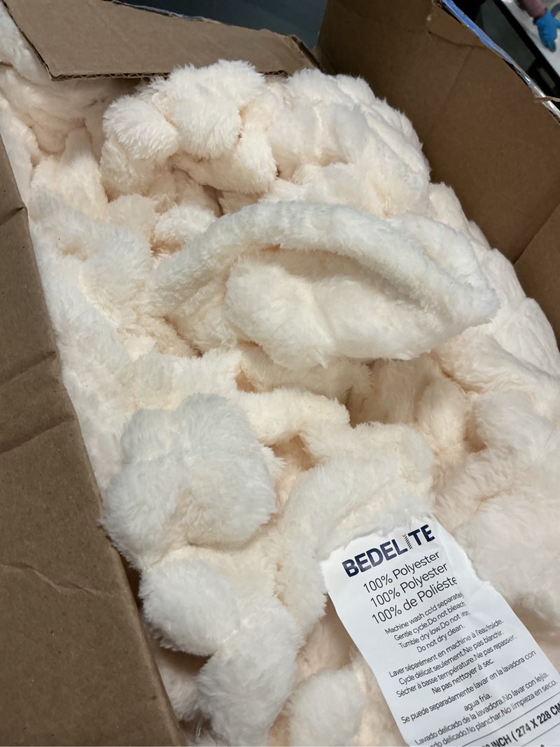 Condition photo showing Good Condition for bedelite king size blanket for bed, 300gsm soft & warm fleece blanket, decorative and giftable striped cream white blankets for women, men, 108"x90" cream king(108"x90")