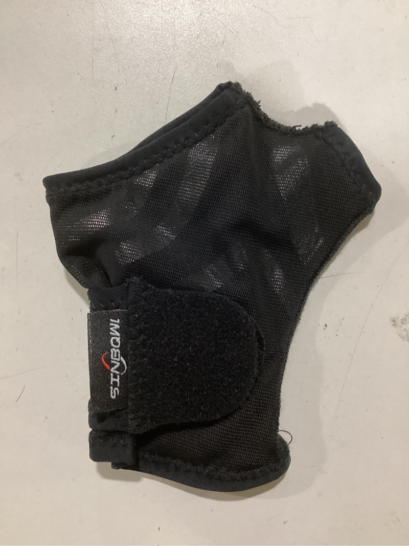 Condition photo showing New/Like New for Carpal Tunnel Wrist Brace, Adjustable Wrist Compression Sleeve Hand Brace for Wrist and Thumb Pain Relief, Arthritis, Tendonitis, Sprains, Sports, Unisex, Fits Left & Right Hands - M Medium