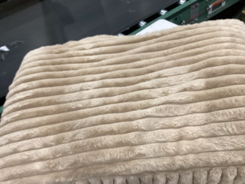 Condition photo showing Good Condition for similarity ))))))easy speed dog bed, orthopedic sofa dog bed, removable and washable, non-slip anti-anxiety, waterproof