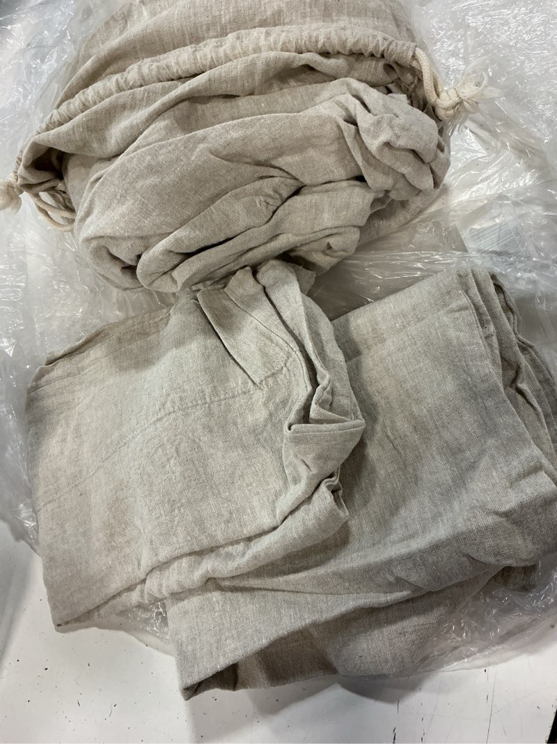Condition photo showing Good Condition for european linen chambray sheet set, queen, natural