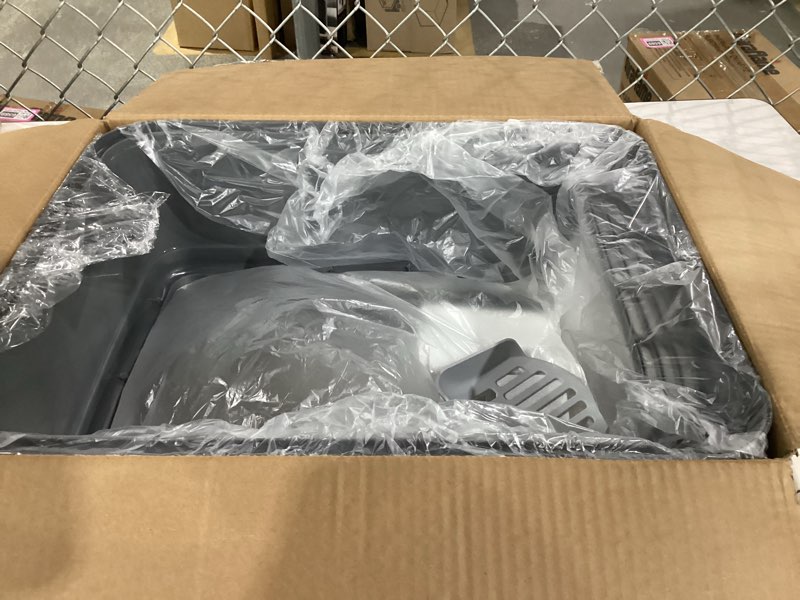 Condition photo showing Good Condition for stainless steel cat litter box, metal litter box with scoop, high- sided, anti-leakage top entry, non-sticky, easy to clean, grey, m (1 pack) m (1 pack) grey