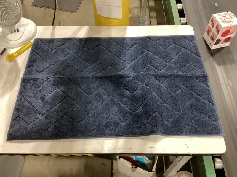 Condition photo showing Good Condition for purrugs dirt trapping door mat 24" x 35.5", non-slip machine washable entry rug, dog doormat, indoor front door mat, super absorbent entryway rug for muddy shoes & paws, navy blue navy blue 24" x 35.5"
