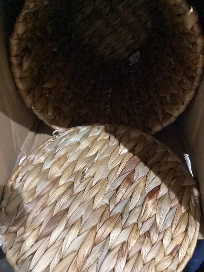 Condition photo showing Good Condition for 4 Gallons Wicker Trash Can with Lid - Bathroom Garbage Can - Boho Hand Woven Natural Water Hyacinth Wicker Waste Basket for Bedroom, Living Room, Home, Office Natural 4 Gallons