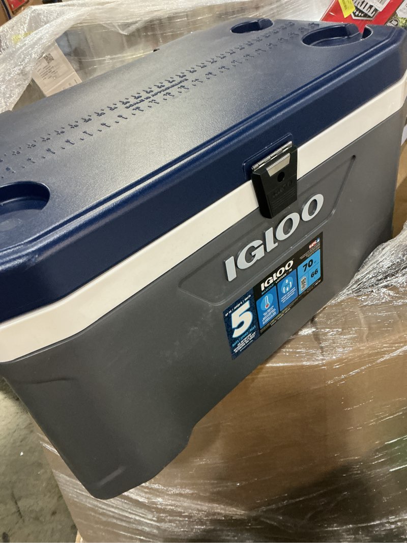 Condition photo showing Good Condition for igloo maxcold gray 70 qt cooler