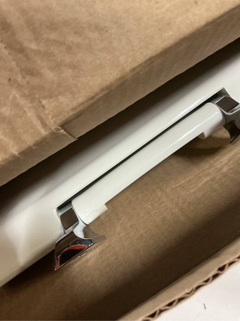 Condition photo showing Good Condition for bemis 1000cpt paramont heavy duty oversized closed front toilet seat with 1,000 lb weight limit will never loosen & reduce call-backs, round/elongated, plastic, white